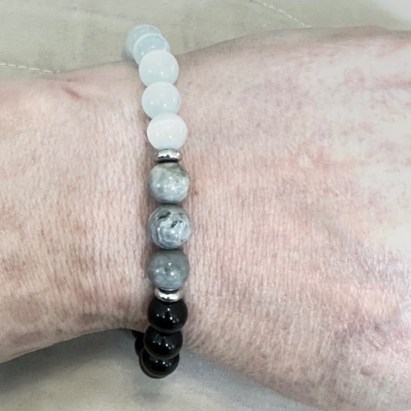 White Cats Eye, Black Onyx & Picasso Jasper stretchy beaded bracelet. 7-8mm - Picture 5 of 16